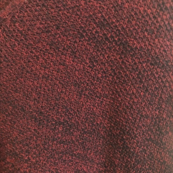 H&M maroon v-neck Sweater - Picture 2 of 2